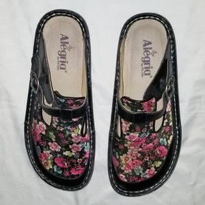 EUC Alegria black/floral leather clogs